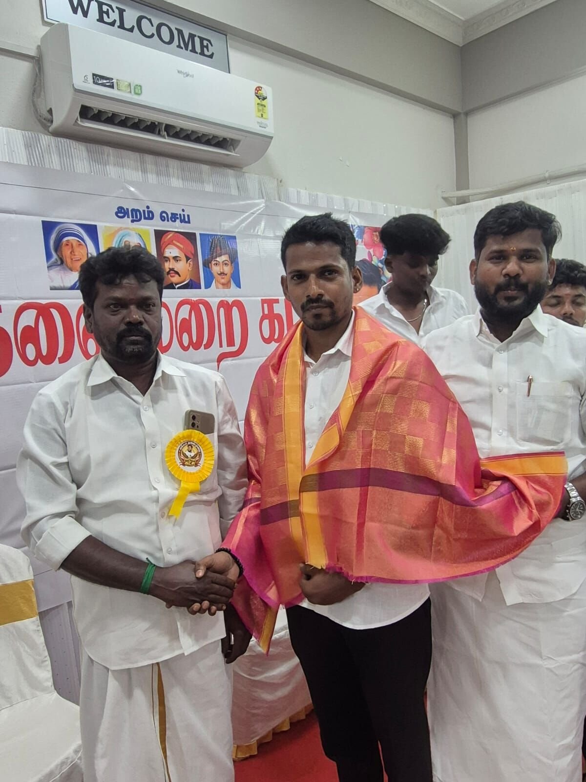 Honouring a guest at an MTK programme